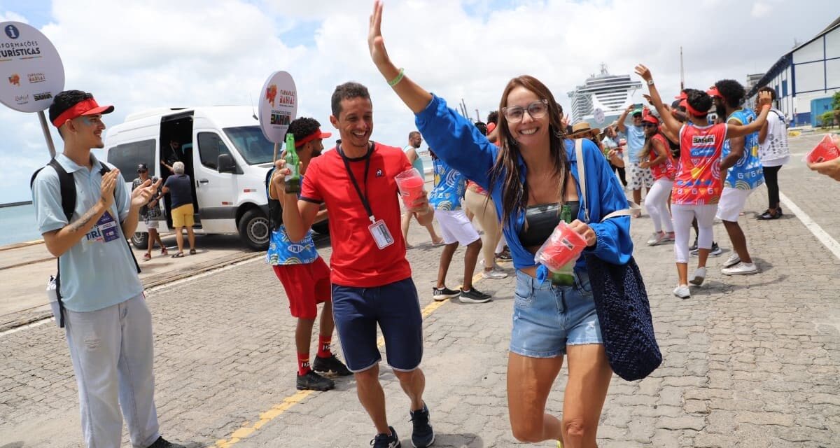 Bahia recebe milhares de foliões de cruzeiros marítimos