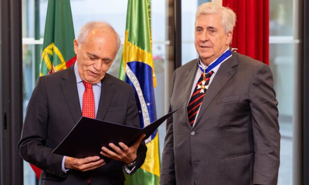Jorge Rebelo Almeida é condecorado com título de comendador