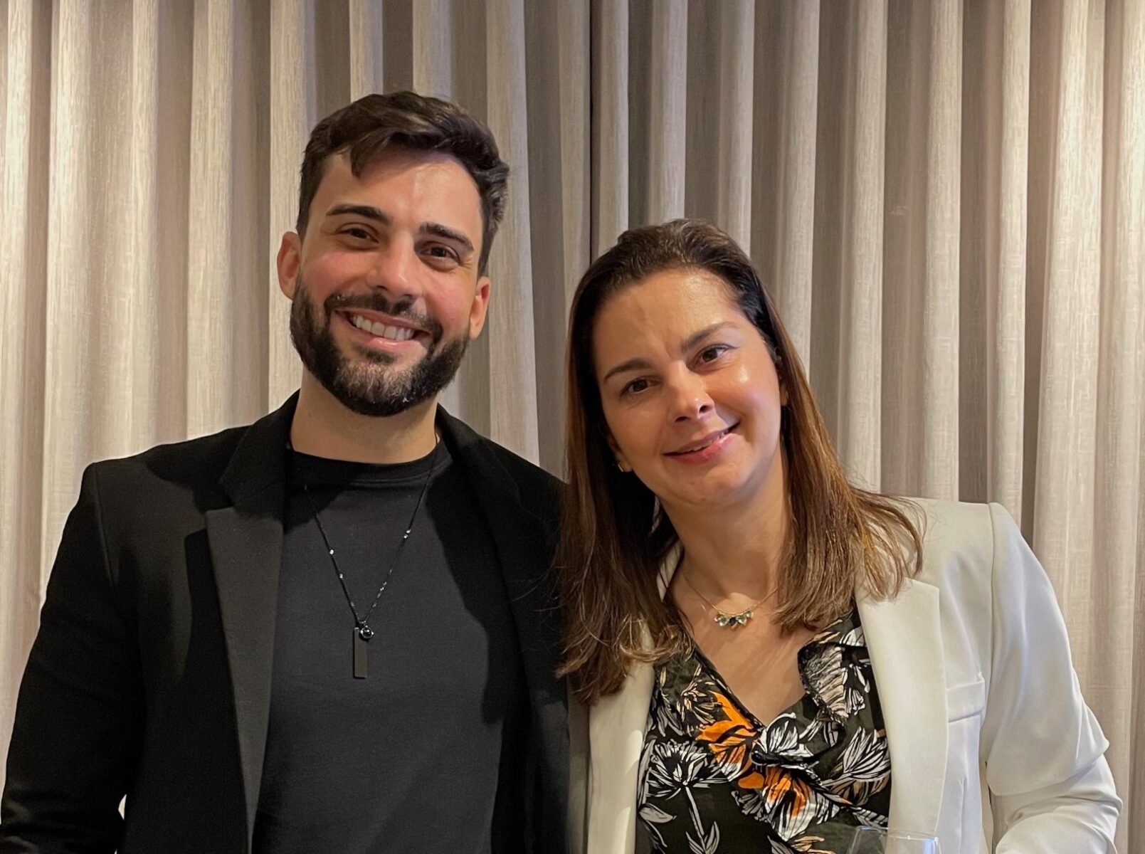 WhatsApp Image 2024-03-13 at 09.24.11 Rodrigo Ribeiro Schnor,, Fundador da Franquia STK & Grill e Priscilla Ribeiro - gerente geral do hotel