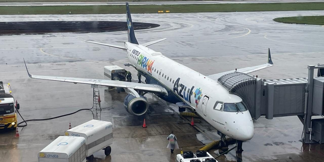 Azul adesiva 2º avião com “Visite o Paraná” e amplia  malha no estado