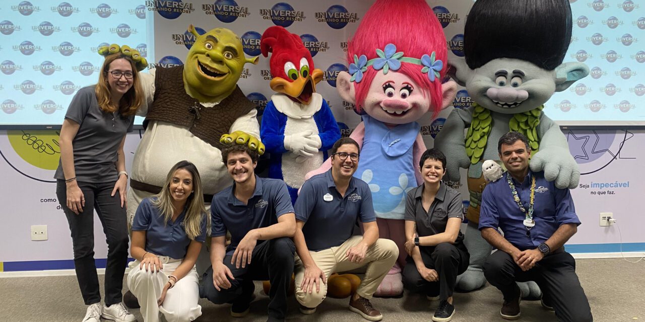 Universal Orlando Resort e Azul Viagens realizam treinamento