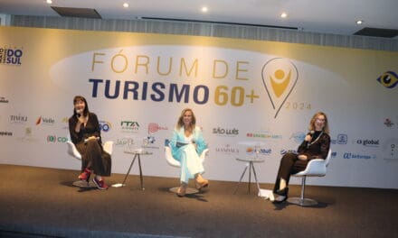 Musa de Ipanema, Helô Pinheiro conta segredo da longevidade no Fórum de Turismo 60+