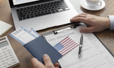 Fila do visto americano de turismo cai para o segundo menor nível em 2024