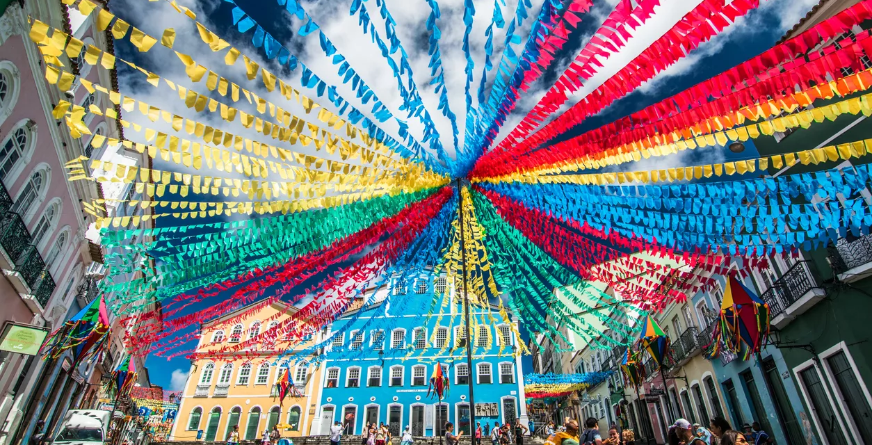 Festas juninas atraem milhões e devem movimentar R$ 2 bilhões em 2024