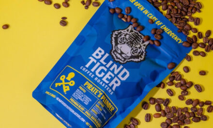 Visit Tampa Bay lança blend de café em parceria com Blind Tiger Coffee Roasters