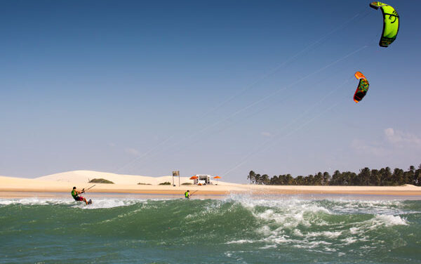 Jericoacoara: temporada de ventos favorece esportes náuticos