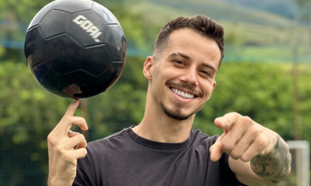 Craque do Freestyle Futebol realiza clínicas no Costao