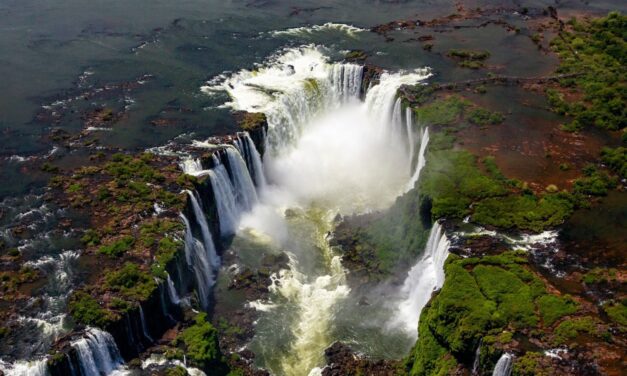 Parque Nacional do Iguaçu recebeu mais de 200 mil visitantes em julho