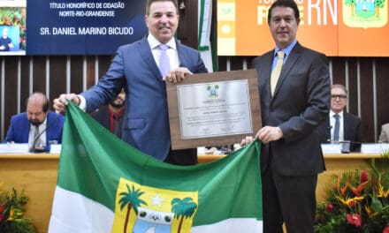 Daniel Bicudo, diretor da Azul, recebe título de Cidadão Norte-rio-grandense