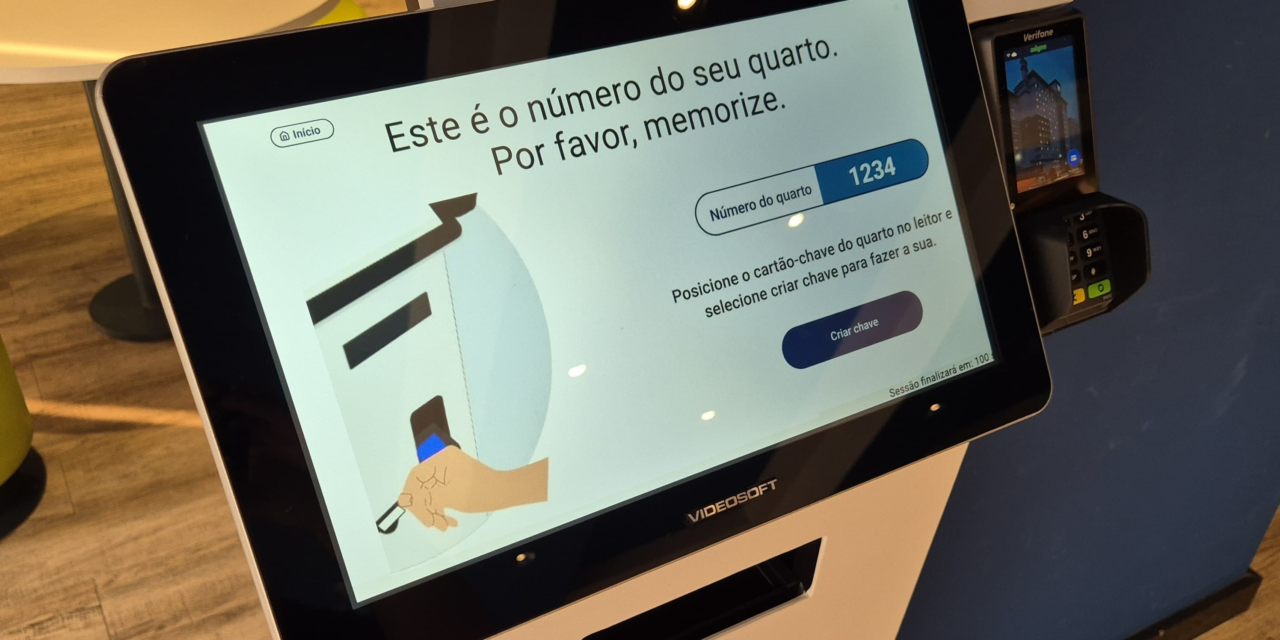 Atrio inova com totem de autoatendimento para check-in em hotéis