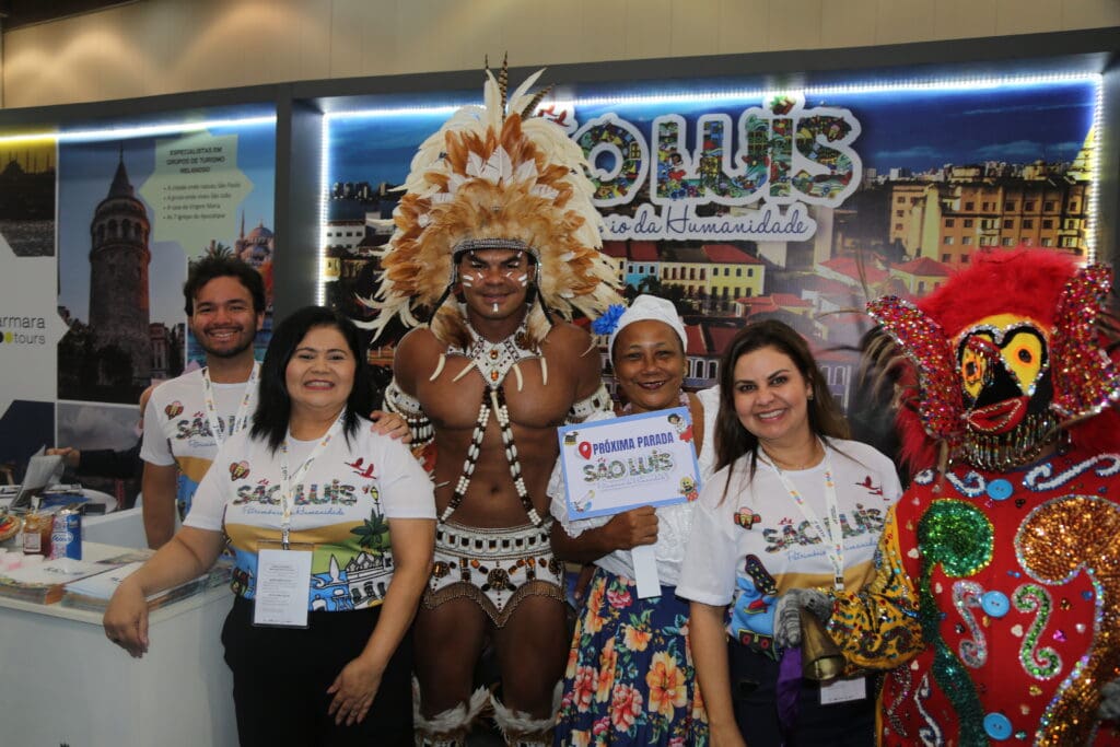 Equipe do estande de São Luís