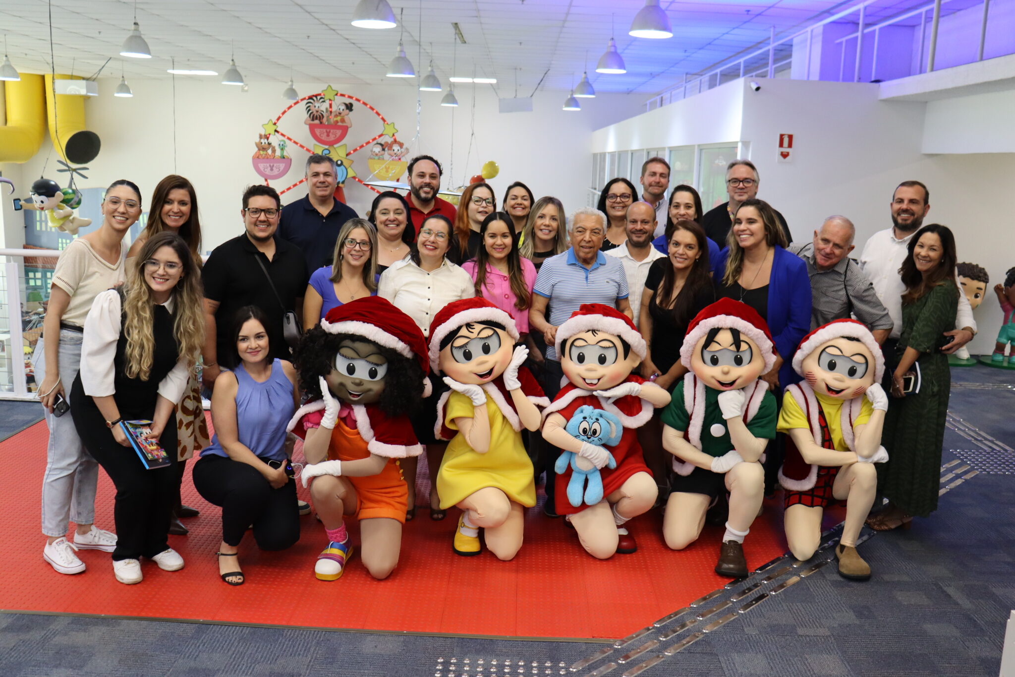 Os convidados puderam conhecer a turminha que fará parte do Natal do Parque Capivari em novembro e dezembro (Foto: Felipe Lima/Brasilturis)