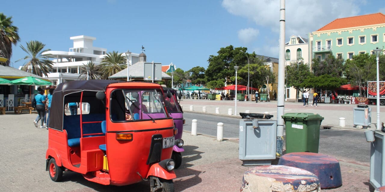 Curaçao além das praias: Ilha oferece Tuktuks e visita a fábrica de licor