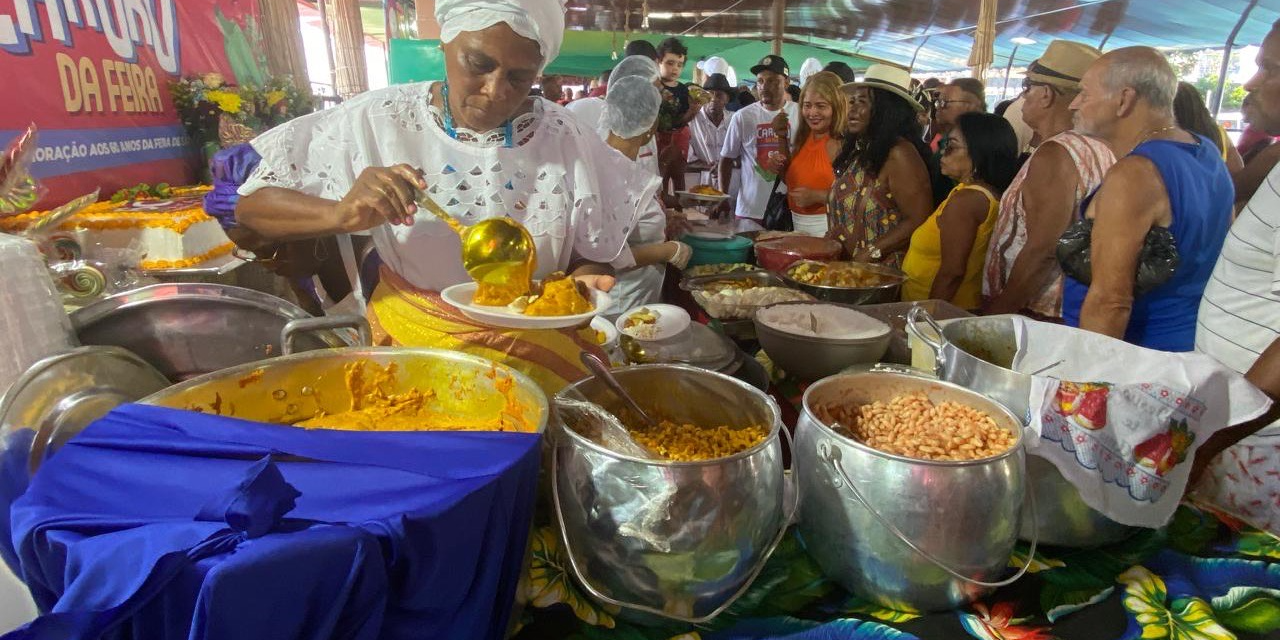 Feira de São Joaquim celebra 60 anos com caruru e muito samba