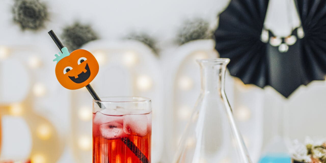 Hilton Copacabana promove happy hour de Halloween com DJ e drinks temáticos