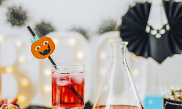 Hilton Copacabana promove happy hour de Halloween com DJ e drinks temáticos