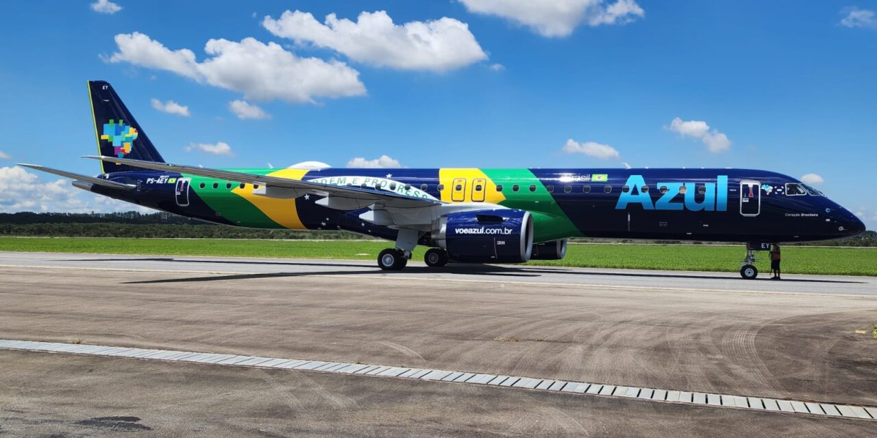 Azul recebe novo Embraer E2 e amplia frota sustentável