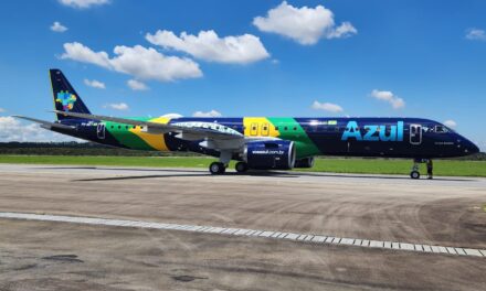 Azul recebe novo Embraer E2 e amplia frota sustentável