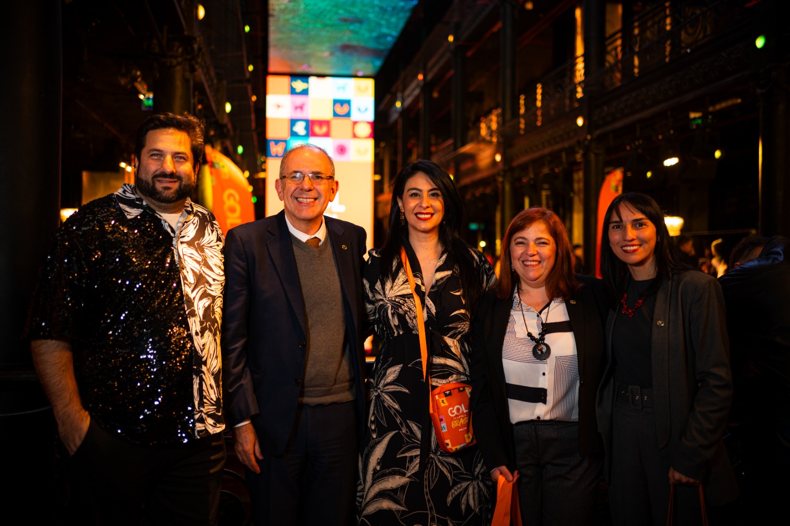 Equipe da B2Live com a embaixada de Buenos Aires (Foto: Divulgação/B2Live)