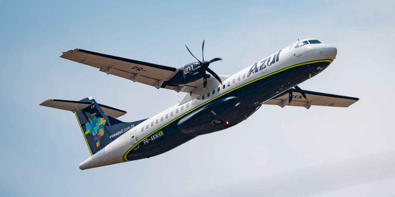 Azul celebra 14 anos de operações no aeroporto de Joinville