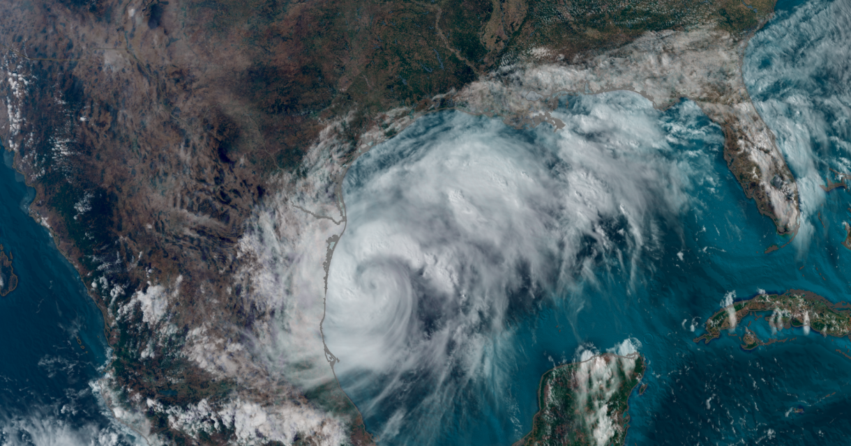 Tempestade Rafael se torna furacão de categoria 2 e segue rumo à Cuba