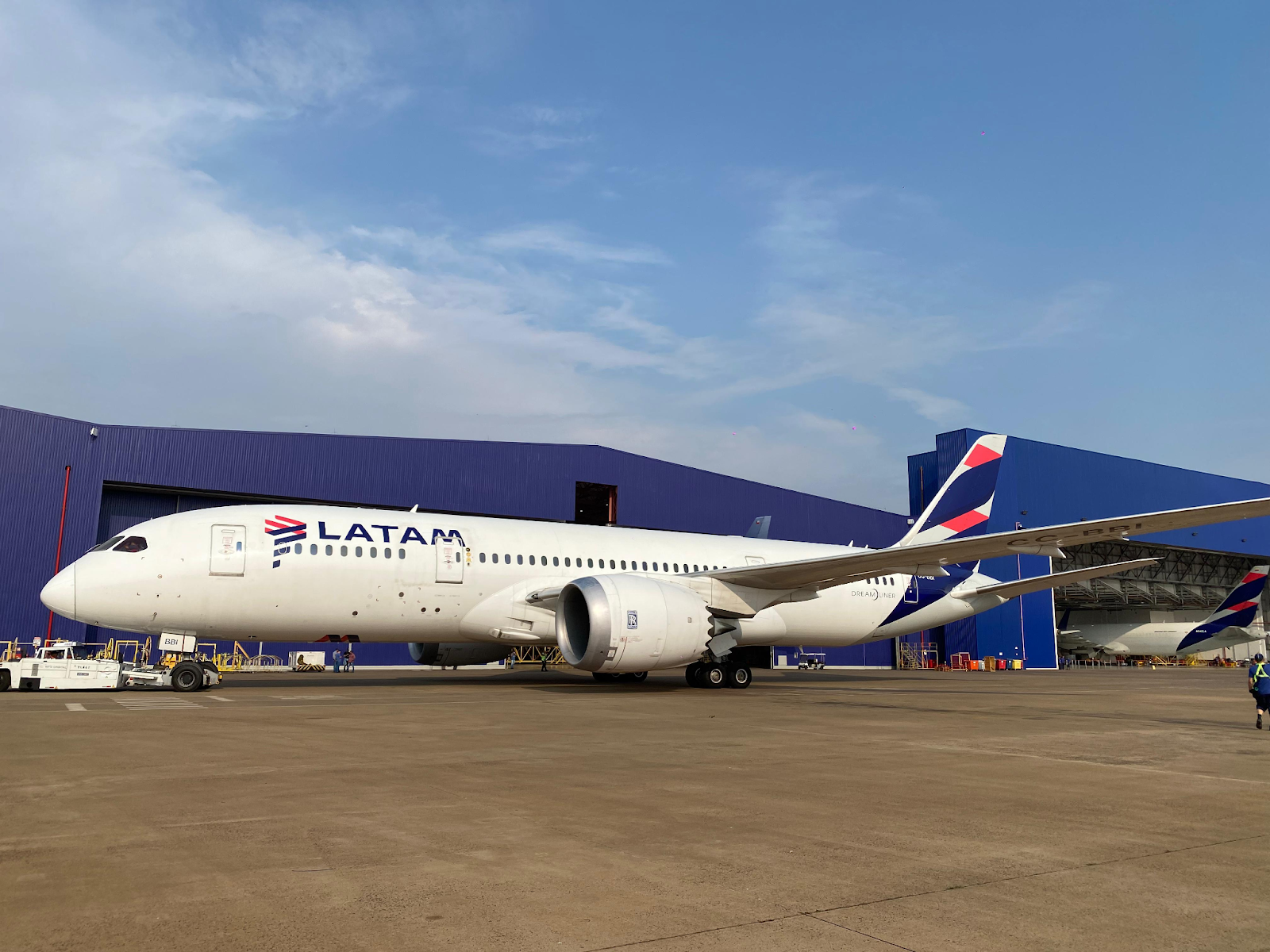Aeronave Boeing 787 Dreamliner no MRO Latam em São Carlos/SP latam frota investtimentos