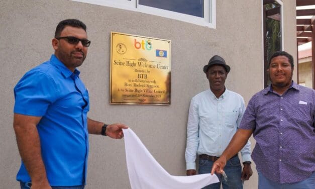 Belize inaugura centro cultural em Seine Bight