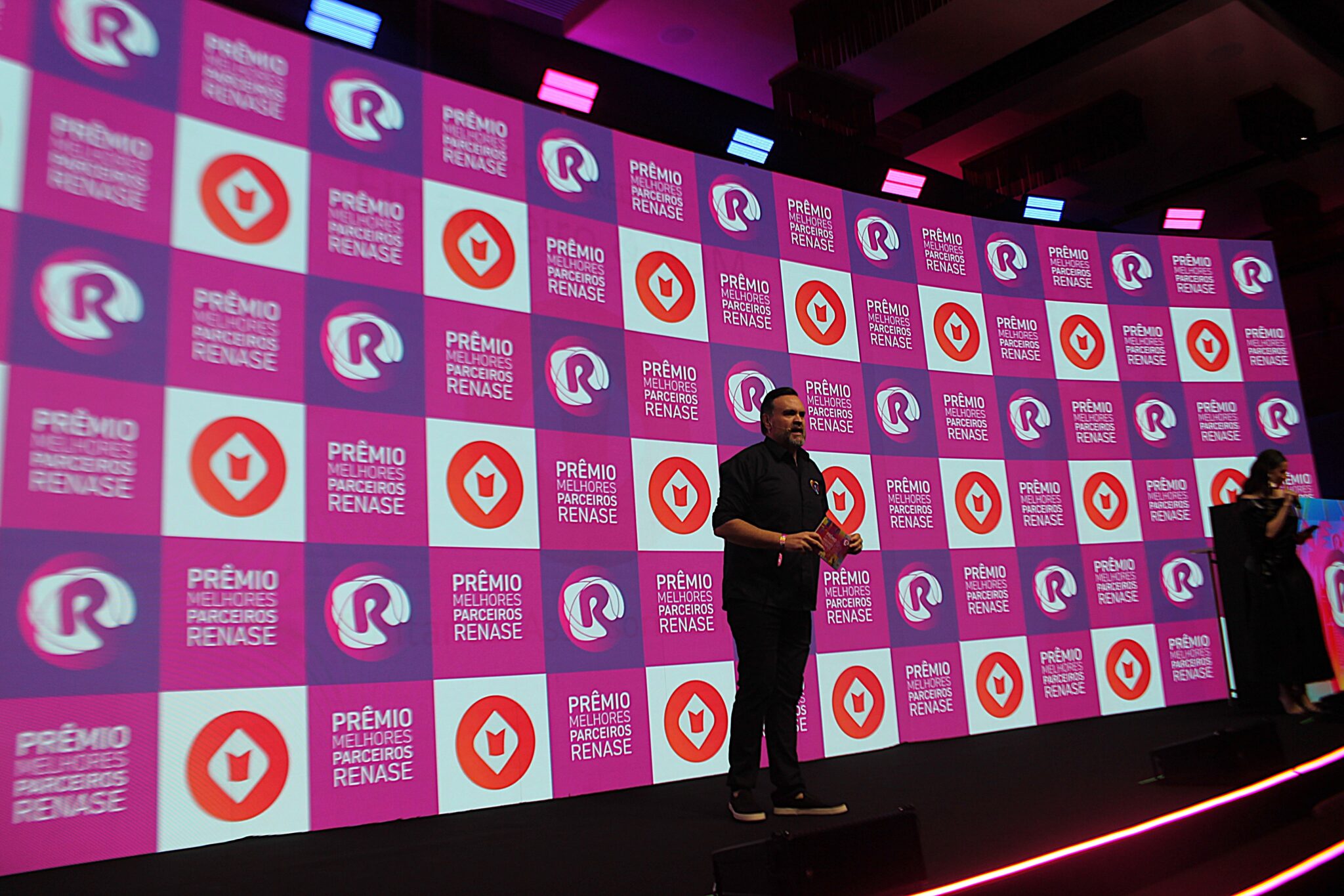 Rodrigo Stocco, CEO da Renase, durante a apresentação do Prêmio Melhores Parceiros Renase 2024 (Foto: Maurício Herschander/ Brasilturis)