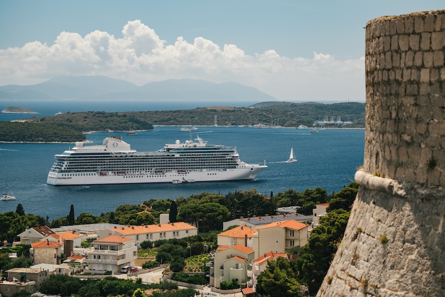 Oceania Cruises finaliza instalação do wi-fi Starlink em toda sua frota