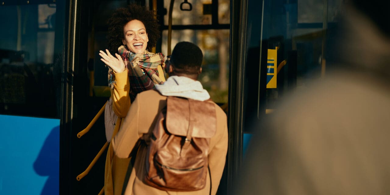 BlaBlaCar oferece passagens de ônibus gratuitas para o litoral