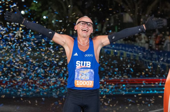 Vanilson Neves vence terceira maratona da Disney em quatro anos