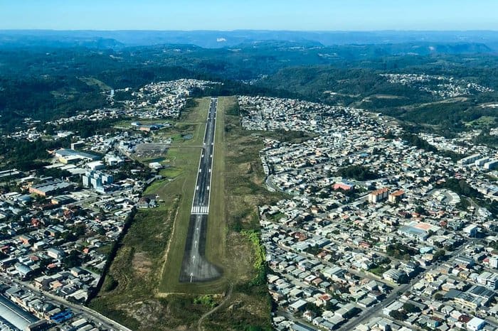 Chuva adia início das obras na pista do aeroporto de Caxias do Sul