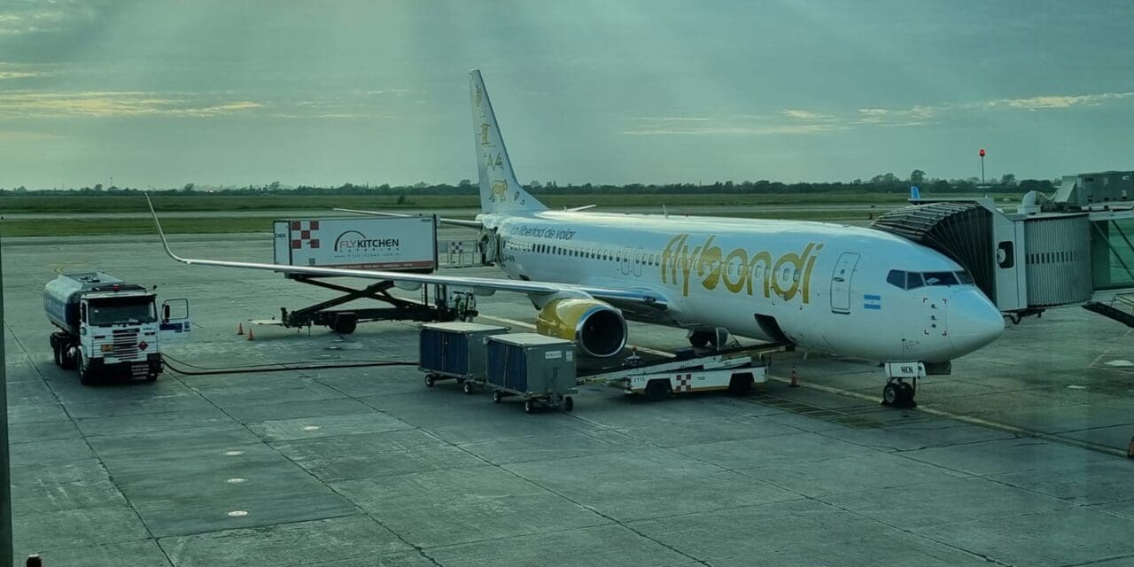 Flybondi lança voos charter entre Córdoba e Maceió no verão de 2025