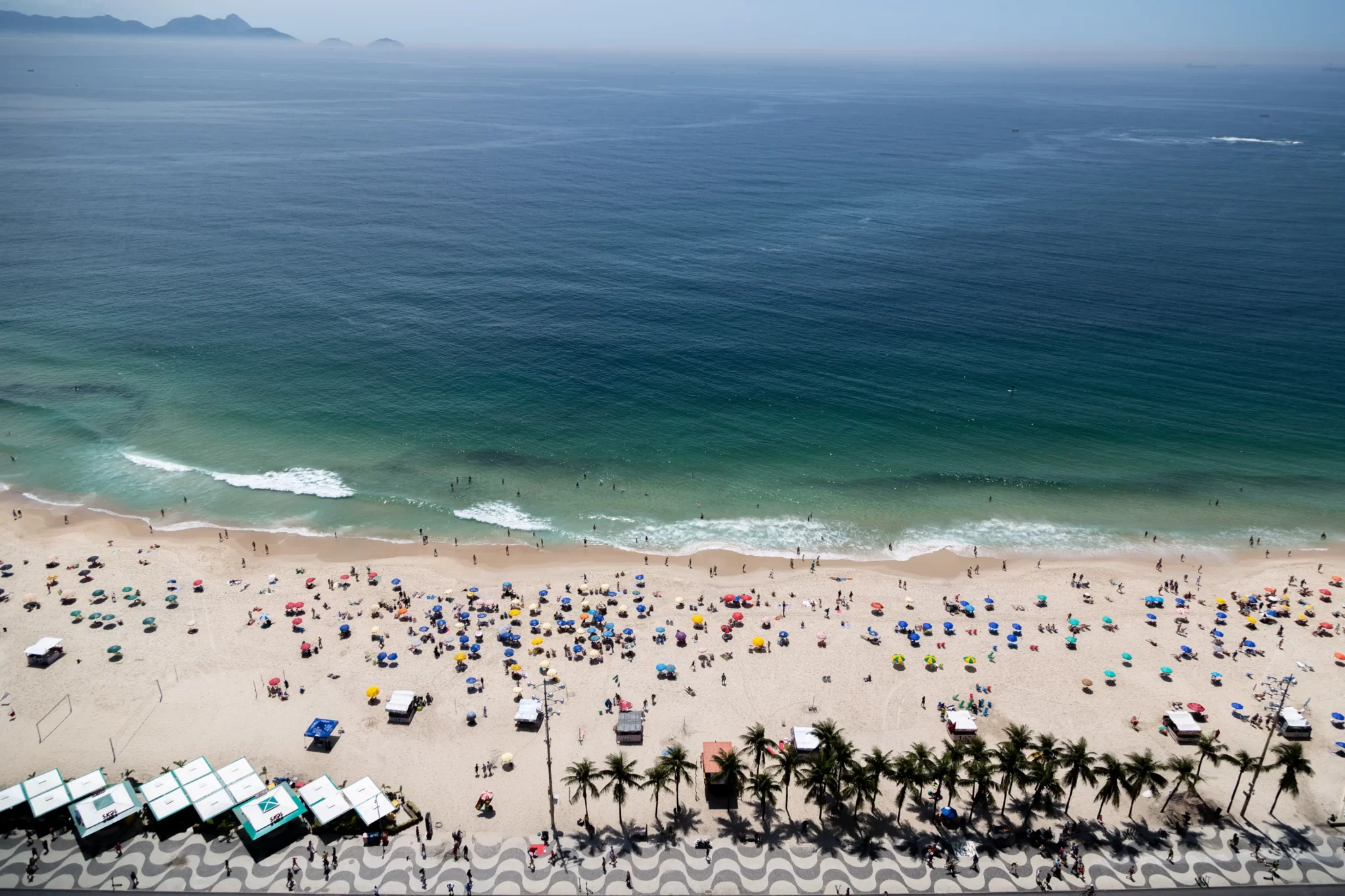aerial-shot-copacabana-beach-rio-de-janeiro-brazil-crowded-with-people Rio de janeiro feriados