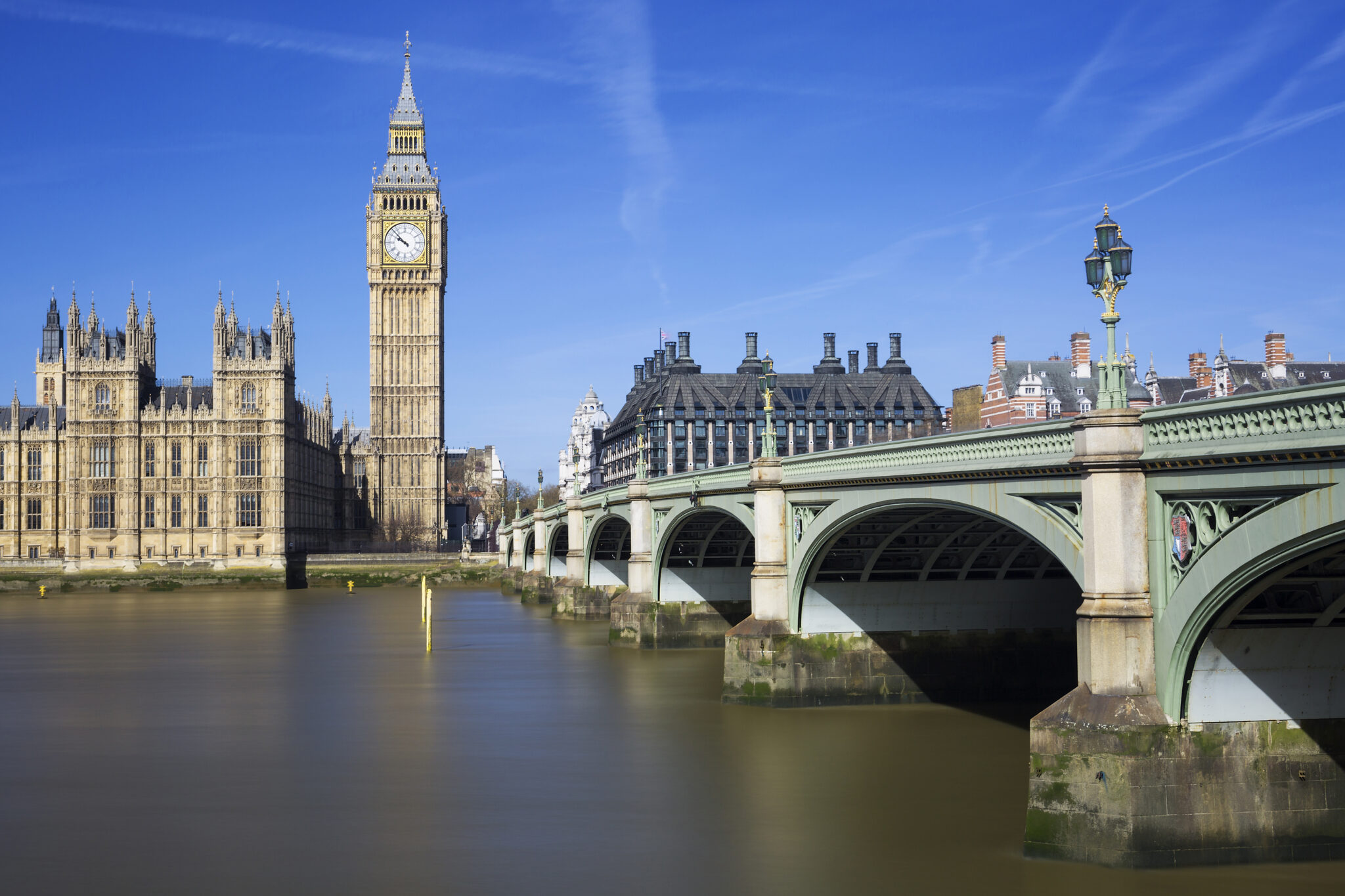 Famous view of Big Ben Embaixada do Reino Unido reforça que a solicitação da ETA só pode ser feita pelos canais oficiais. Foto: vwalakte / Freepik
