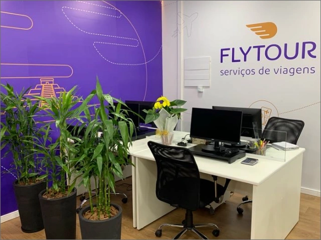 Flytour Business lança IA para otimizar atendimento corporativo