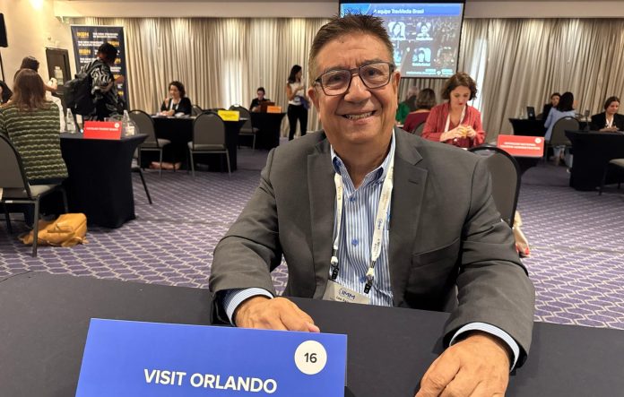 Leo Salazar, gerente de Relações Públicas para América Latina do Visit Orlando (Foto: Felipe Lima/Brasilturis) Leo Salazar, gerente de Relações Públicas para América Latina do Visit Orlando (Foto: Felipe Lima/Brasilturis)