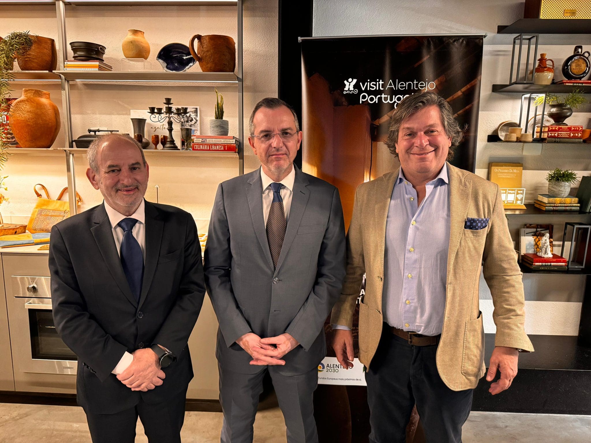António Lacerda (Turismo de Portugal), José Santos (Turismo de Alentejo) e Bernardo Cardoso (Turismo de Portugal). Crédito: Felipe Lima/Brasilturis