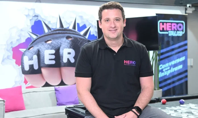67fd5b3af727804931c56335_Guilherme Wroclawski Hero Seguros