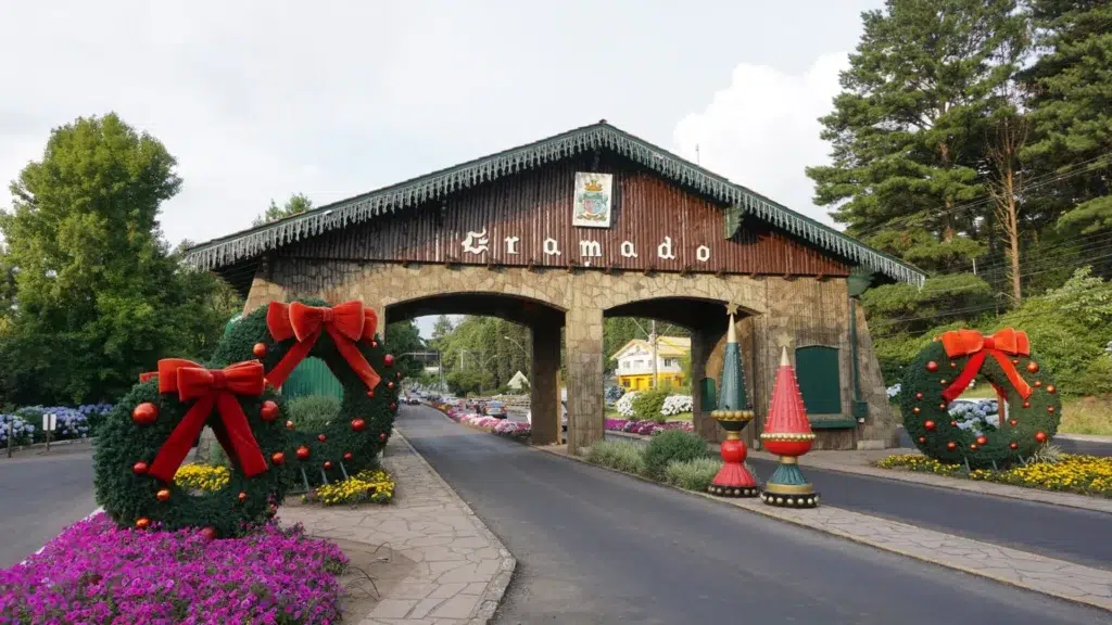 Gramado proíbe construção de novos hotéis e restaurantes até 2025 para preservar turismo sustentável e qualidade urbana.