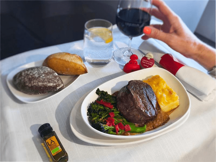 Iberia Atualiza Menus a Bordo com Delícias do Mediterrâneo para Melhorar a Experiência do Passageiro