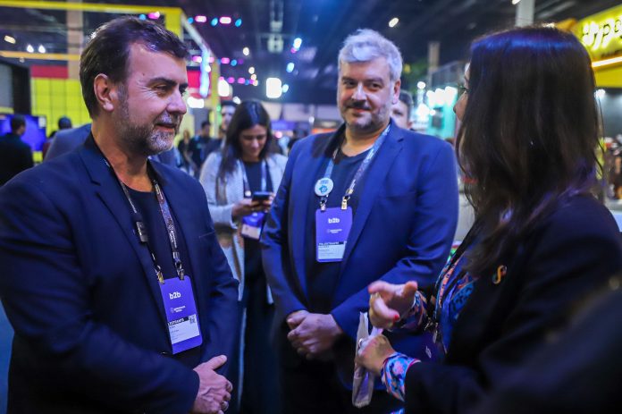 Presidente da Embratur, Marcelo Freixo, e o presidente da Abragames, Rodrigo Terra, no lançamento da primeira edição do prêmio Embratur e Abragames