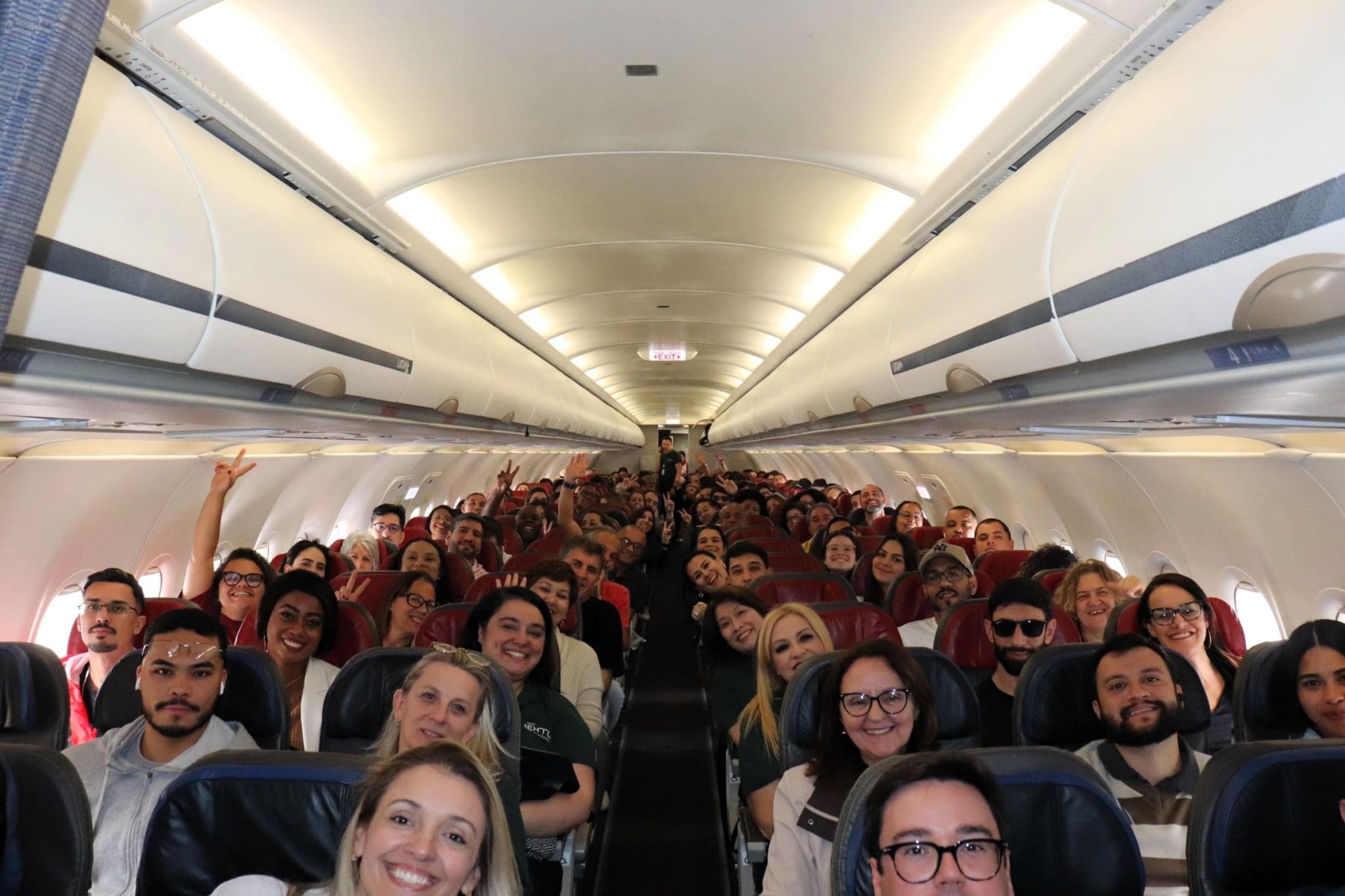 EHTL leva 180 agentes de viagens a Foz do Iguaçu em voo fretado para Mega Fam 2025