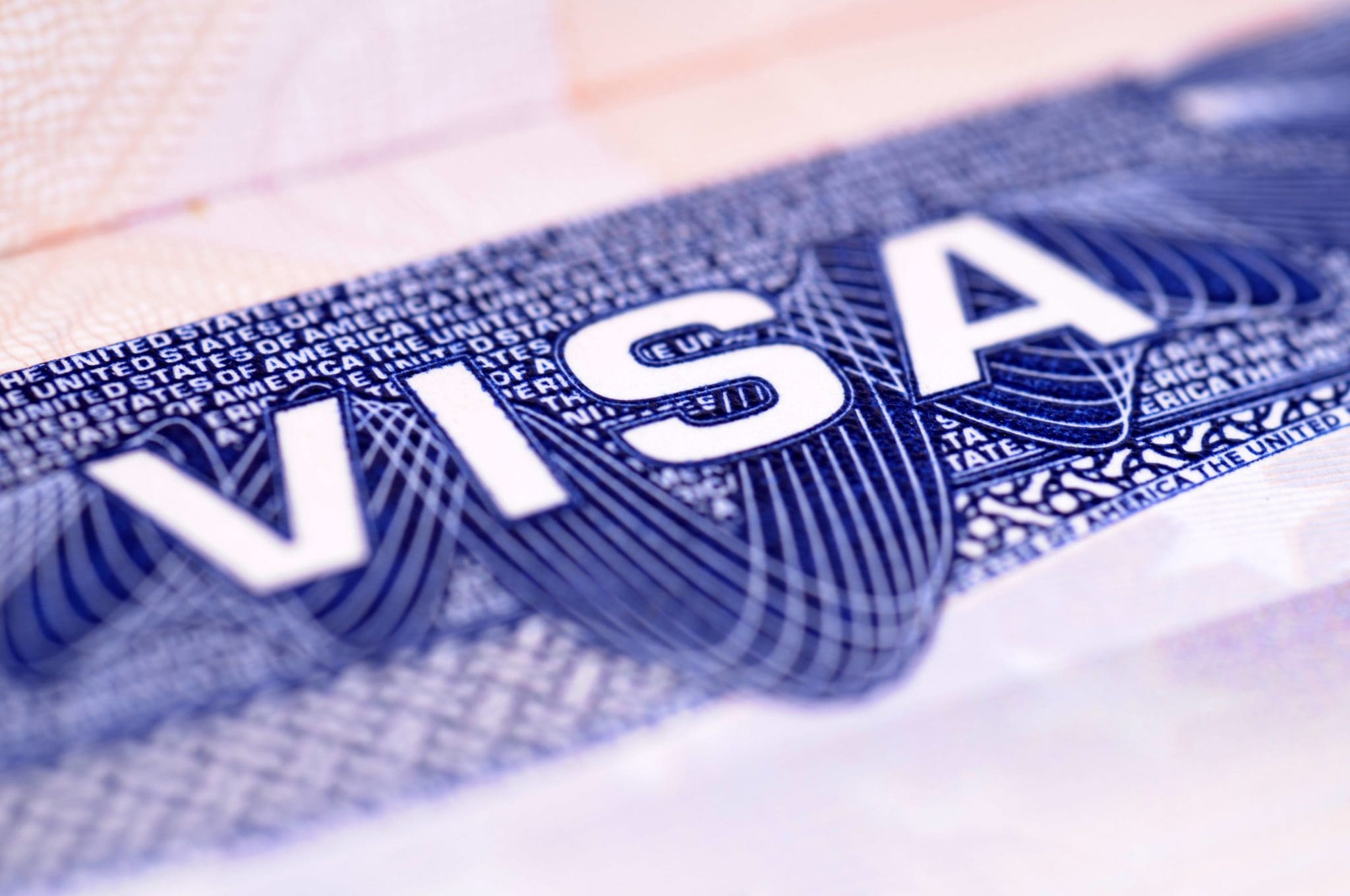 Shutdown nos EUA pode impactar emissão de vistos no Brasil, alerta Embaixada e consulados.