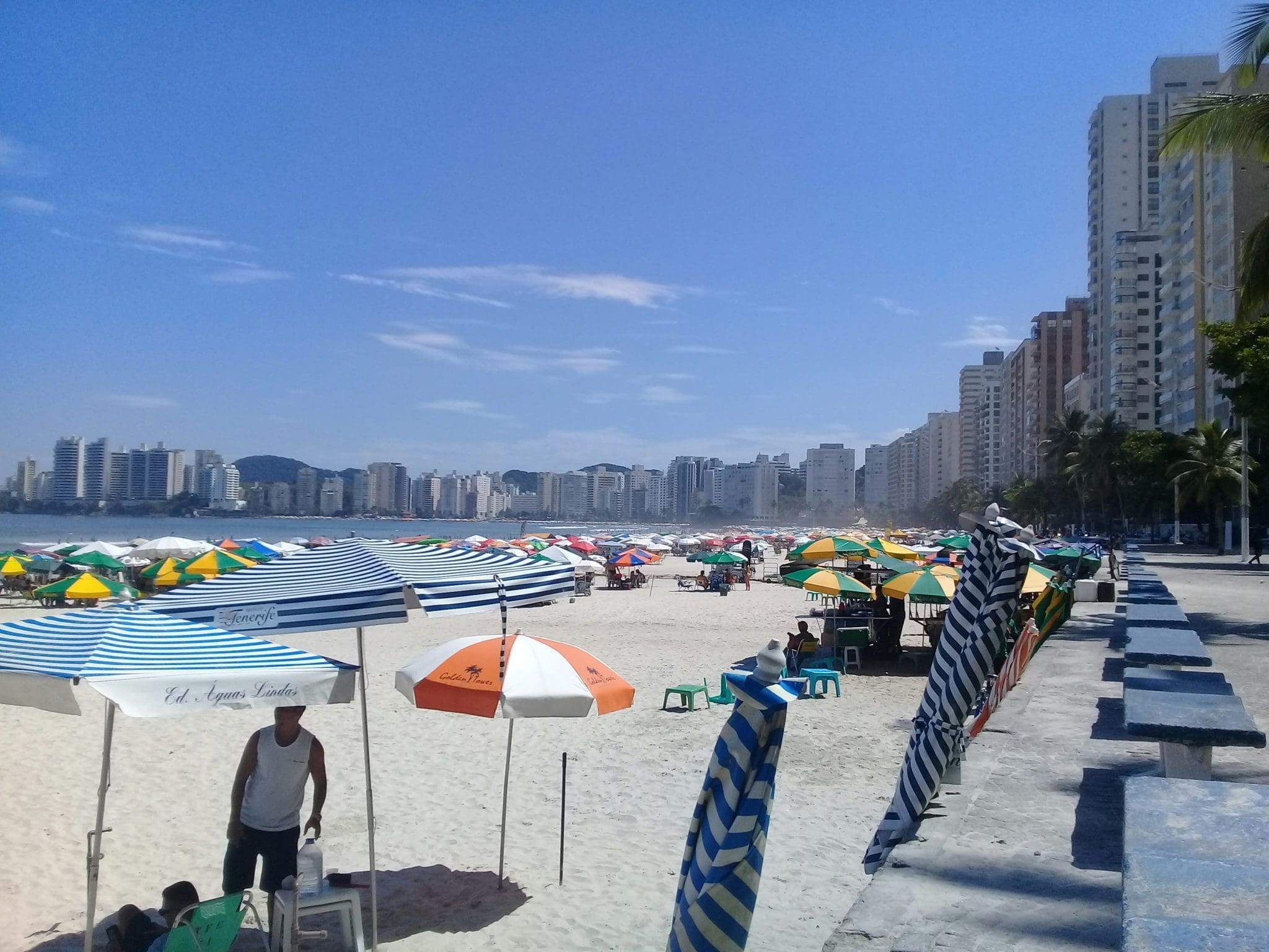 Guarujá institui taxa ambiental para veículos de turistas a partir de 2026