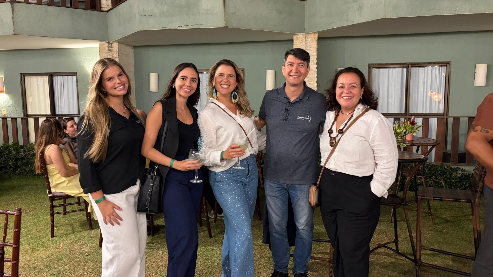 Maria Eduarda Freitas, Clarissa Teixeira, Keila Freitas e Marta Freitas (Martur), ao lado de Pedro Falcón (Personal Brasil)