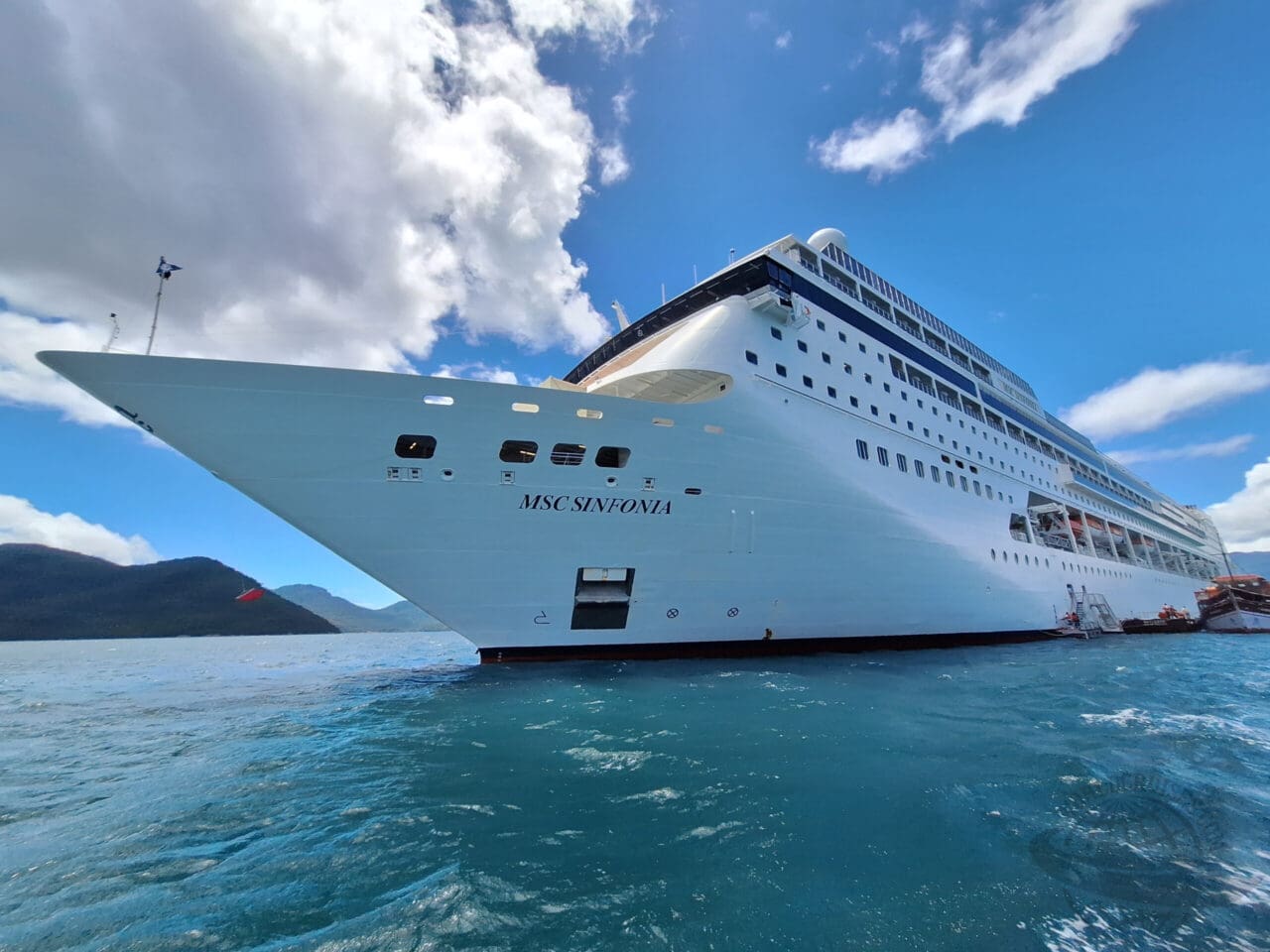 Angra dos Reis (RJ) recebe 200 mil cruzeiristas em 50 escalas até março de 2026, impulsionando turismo local