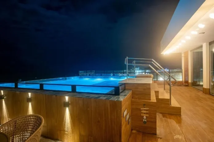 Pousada em Maragogi onde mãe e filho morreram após descarga elétrica; laudo do IML descartou afogamento e apontou eletrocussão. Crédito: Reprodução Pousada em Maragogi onde mãe e filho morreram após descarga elétrica; laudo do IML descartou afogamento e apontou eletrocussão. Crédito: Reprodução