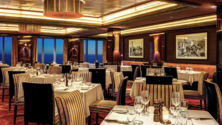 Norwegian Cruise Line proíbe chinelos em restaurantes de especialidade