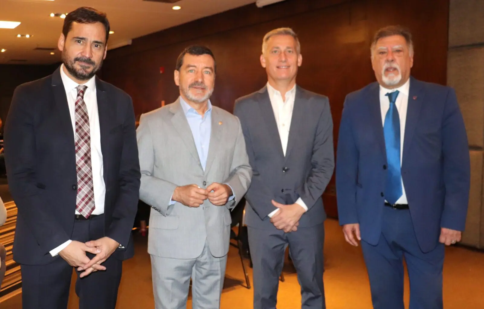 alexis-simunovic-el-calafate-ivan-cadahia-aerolineas-esteban-aviles-e-jose-gonzalez-cordoba-scaled